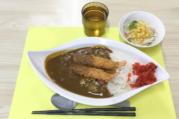 エビフライカレー定食